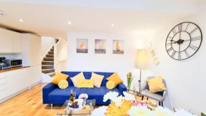 Modern 4 bedroom flat near Brighton Station